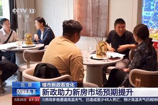 甜晕了！17恩德里克弹钢琴，女友一旁甜蜜喂食：啊~喂你